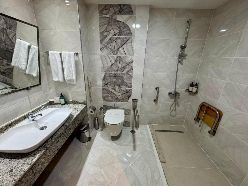 Double Room - Disability Access image 4