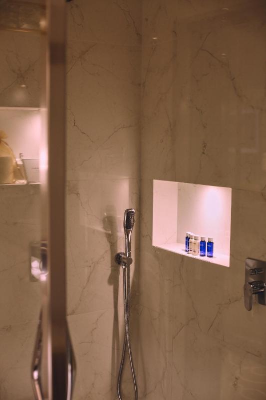 Single Room image 4