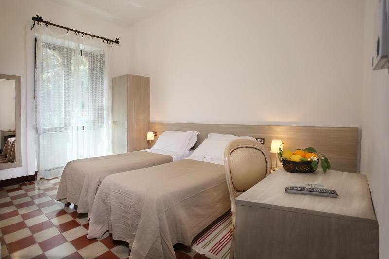 Basic Economy Double or Twin Room with Garden View image 3