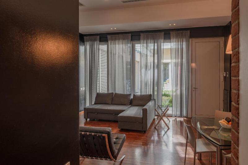 Contemporary Loft-Style Flat in San Salvario - image 14