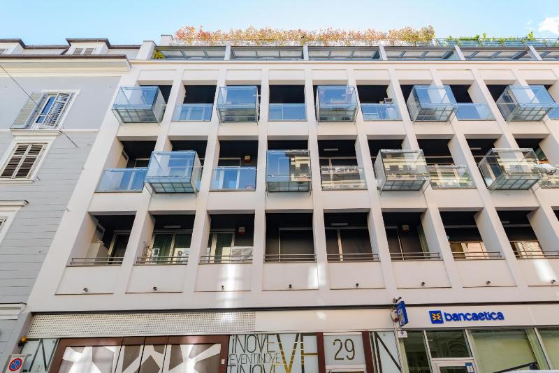 Contemporary Loft-Style Flat in San Salvario - image 10