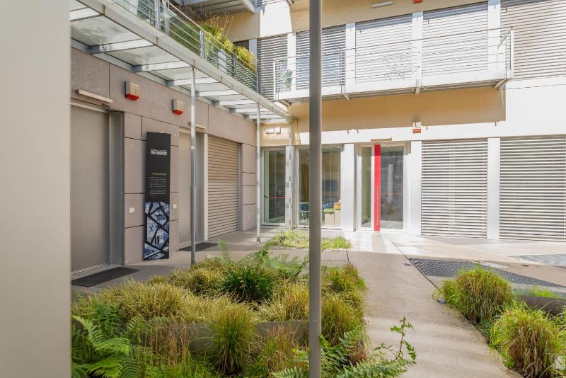 Contemporary Loft-Style Flat in San Salvario - image 11
