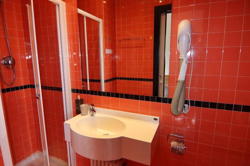 Superior Single Room image 2