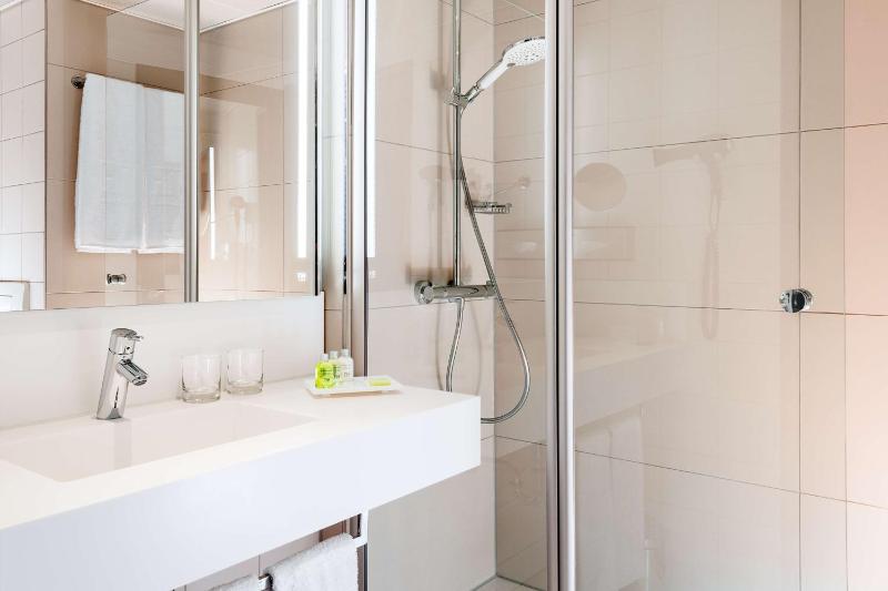 Superior Double Room with Extra Bed (2 Adults + 1 Child) image 4