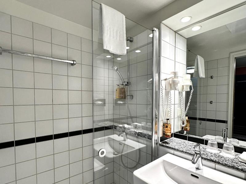 Family Room (2 Adults + 2 Children) image 2