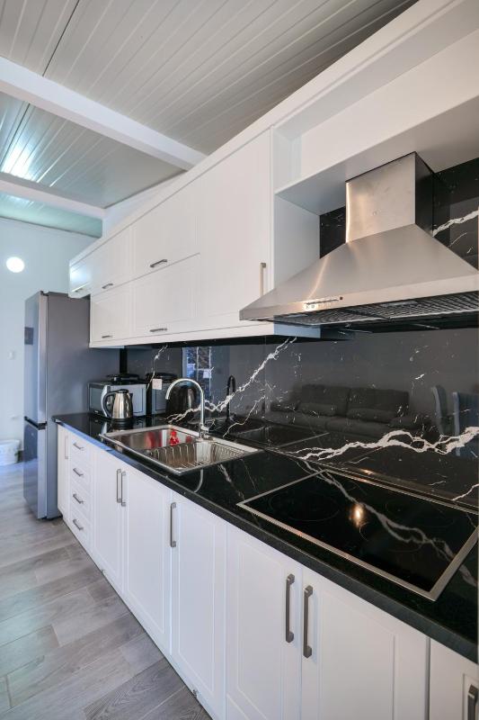 Coastal Dwell - image 8
