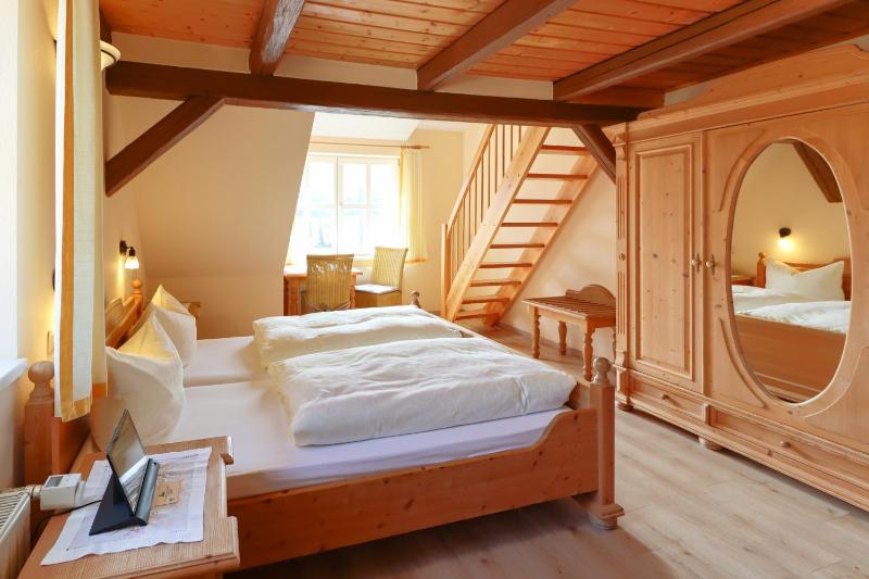 One-Bedroom Apartment image 1