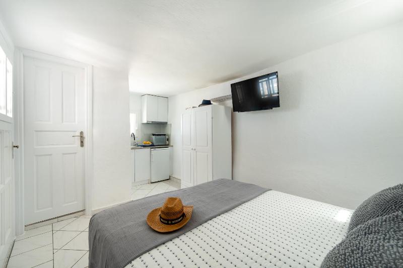 Mykonos town 180 suites image 3