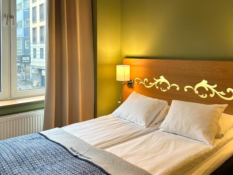 Standard Double Room image 2