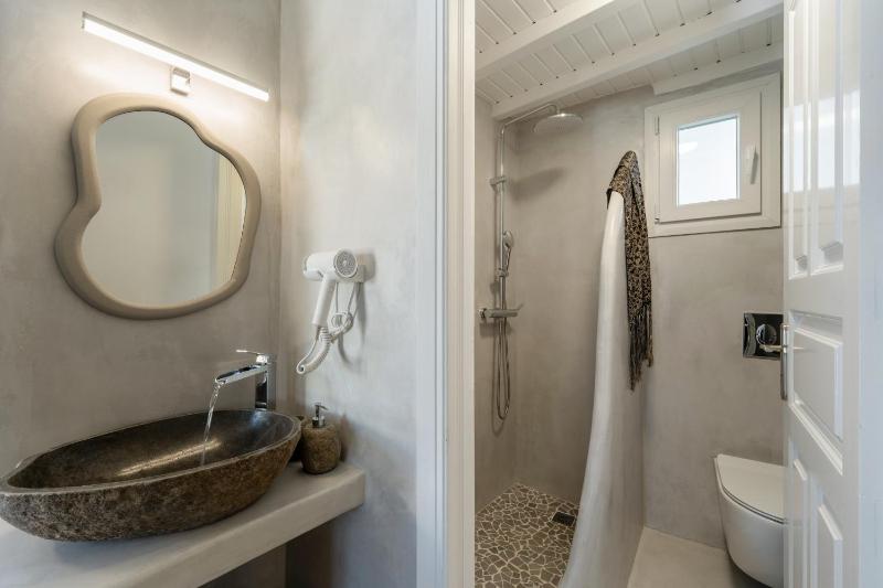Mykonos Town Suite with Hot Tub image 4