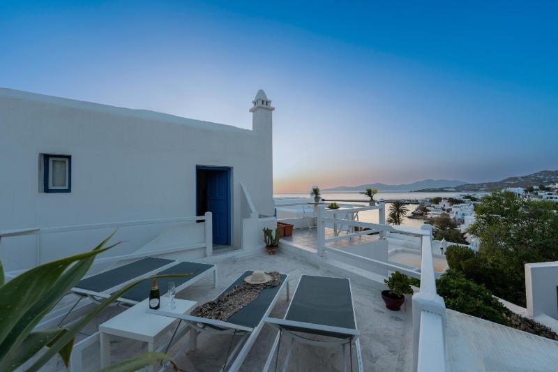 Apartment with private balcony and sunset view image 1