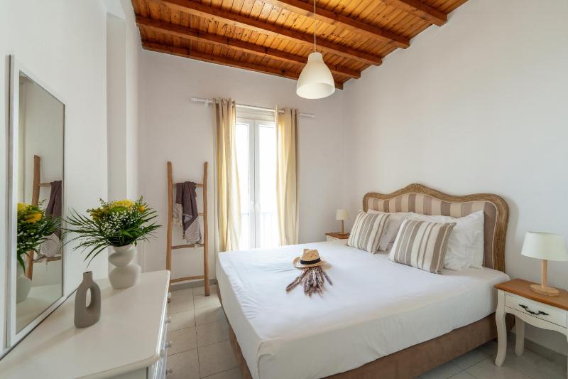 Mykonos town Apartment with private Balcony image 3