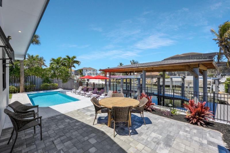 New Listing! Canal Dreaming - Salt Pool - Water View with Dock - image 28