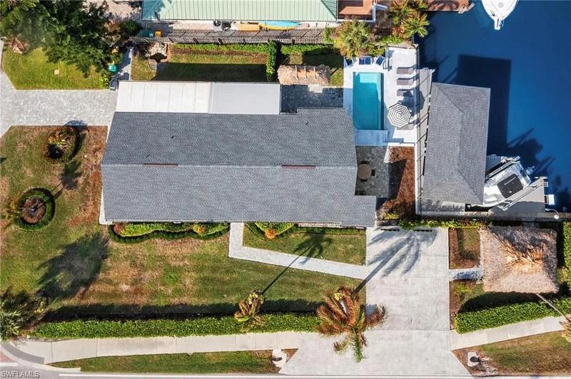 New Listing! Canal Dreaming - Salt Pool - Water View with Dock - image 27
