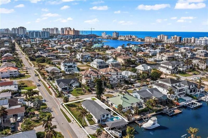 New Listing! Canal Dreaming - Salt Pool - Water View with Dock - image 2