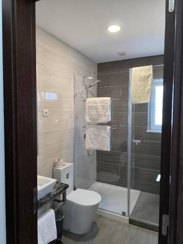 Twin Room with Sea View image 4