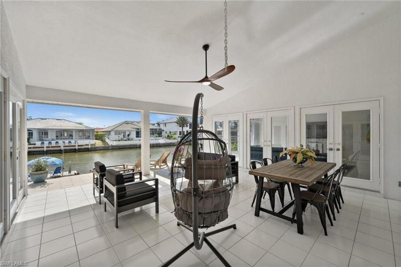 Flamingo Beach House - Water Lot - Canal View - image 2