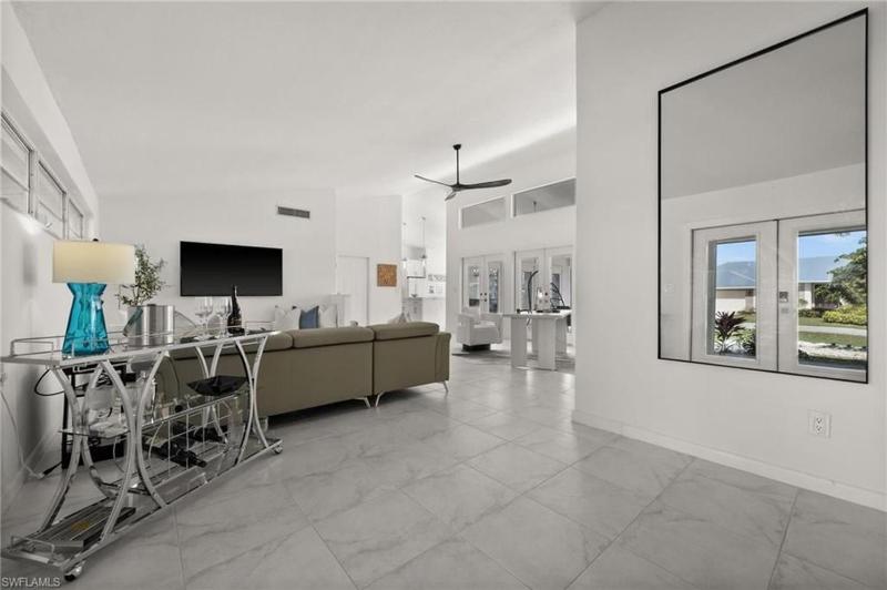 Flamingo Beach House - Water Lot - Canal View - image 9