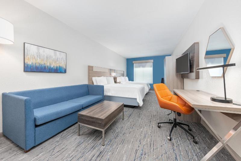 Queen Suite with Two Queen Beds, Wet Bar and Sofa Bed image 2