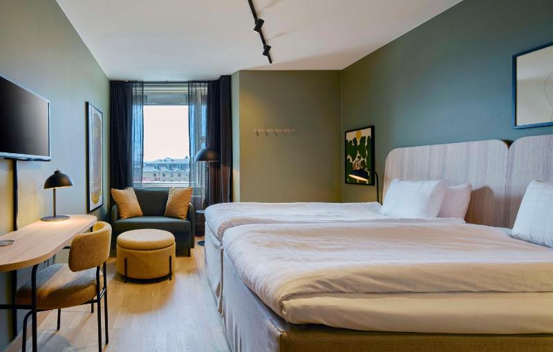 Standard Twin Room image 4
