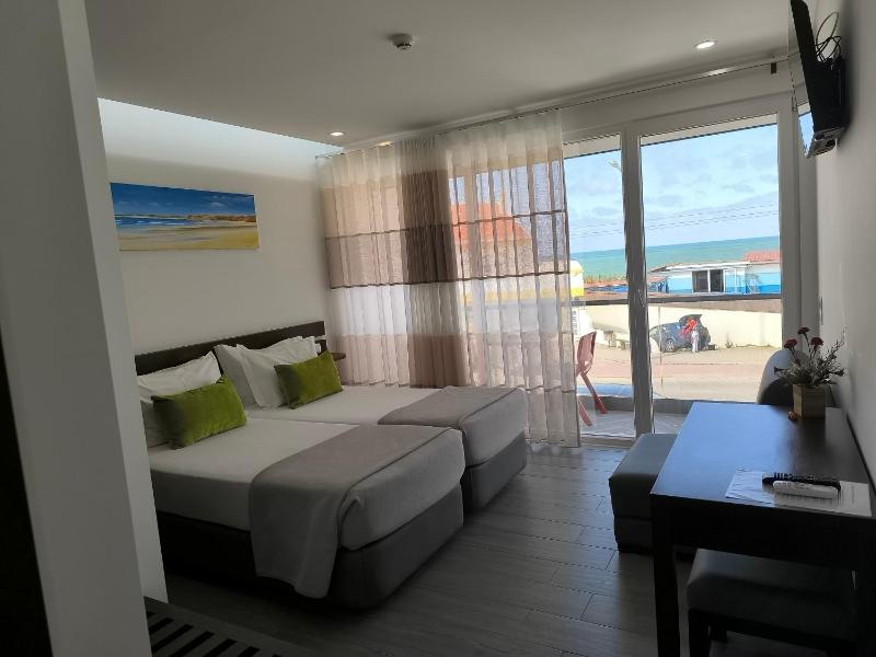 Twin Room with Sea View image 1