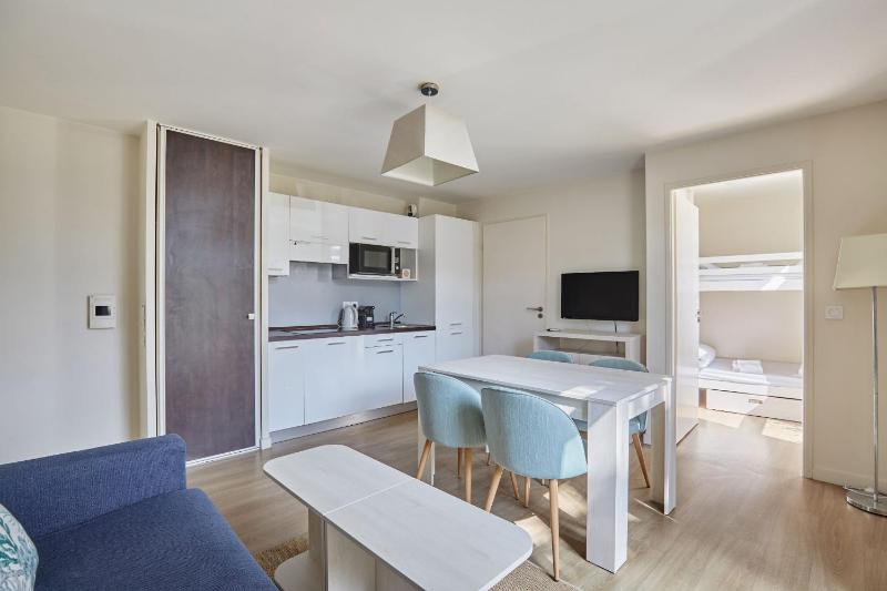 Apartment with Sea View image 1
