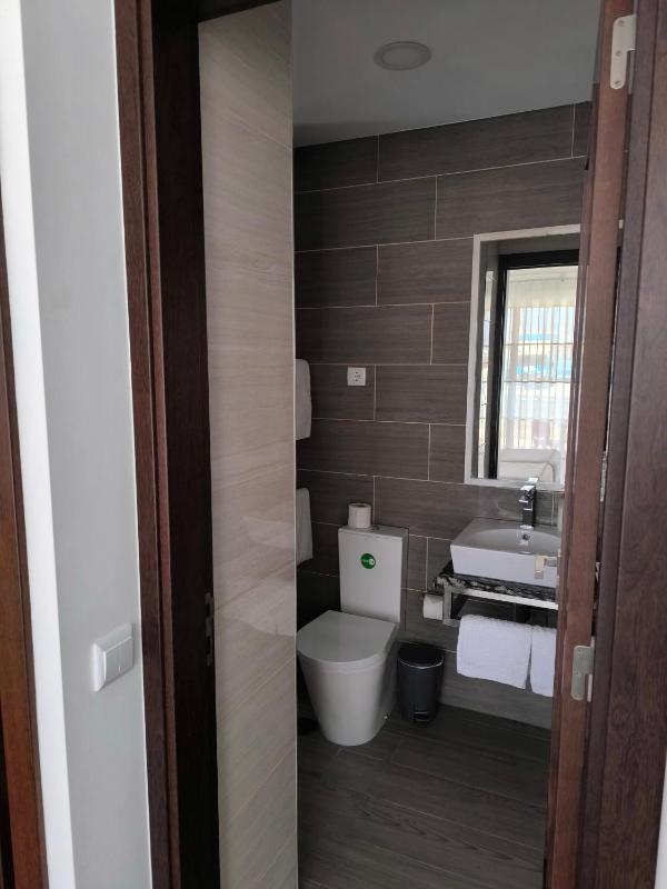 Standard Twin Room image 2