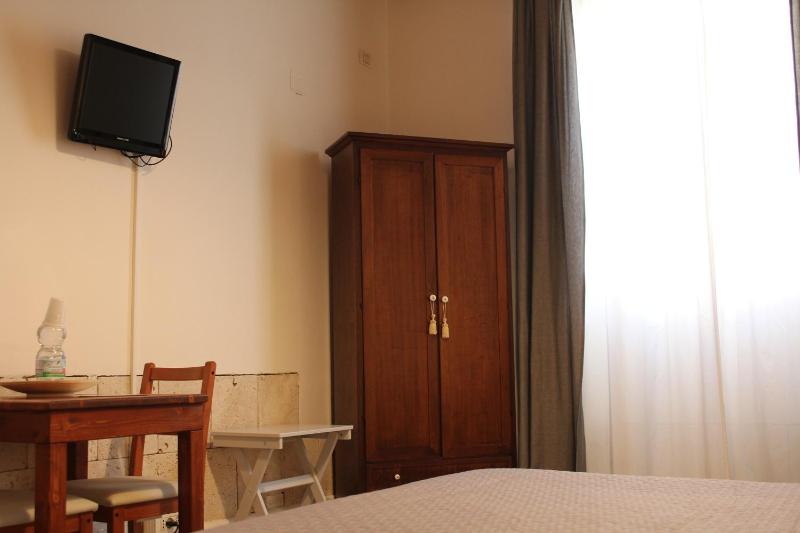 Double Room with Private External Bathroom image 4