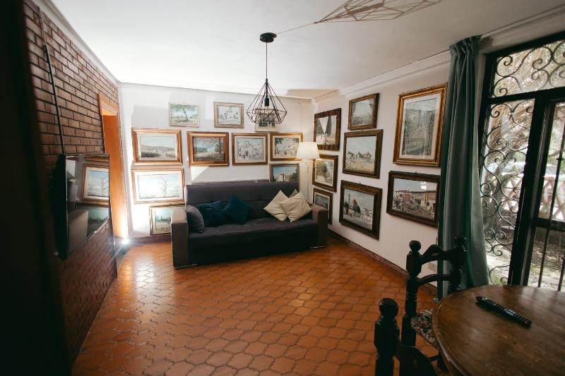 Enzo’s House - image 45