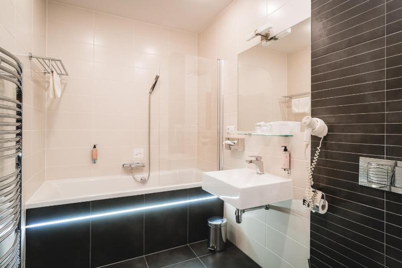 Business Double or Twin Room image 1