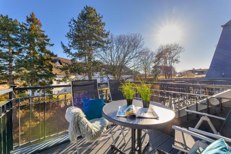 Apartment with Lake View image 2