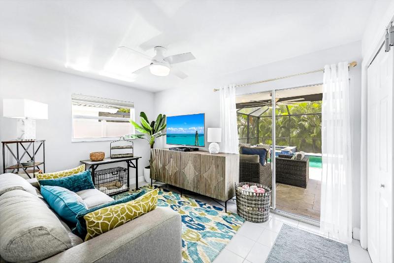 Sea-Renity - 1 Mile To The Beach! Salt Water Pool with Private Shower Pet Friendly Getaway - image 37