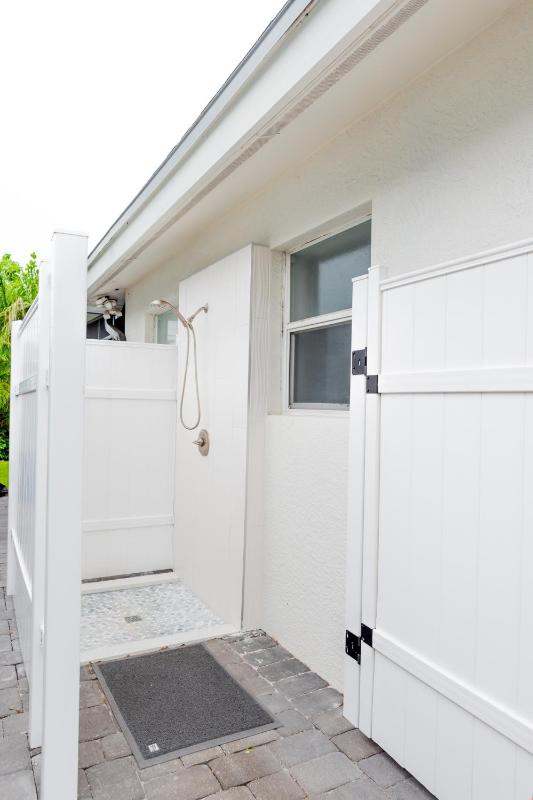 Sea-Renity - 1 Mile To The Beach! Salt Water Pool with Private Shower Pet Friendly Getaway - image 24