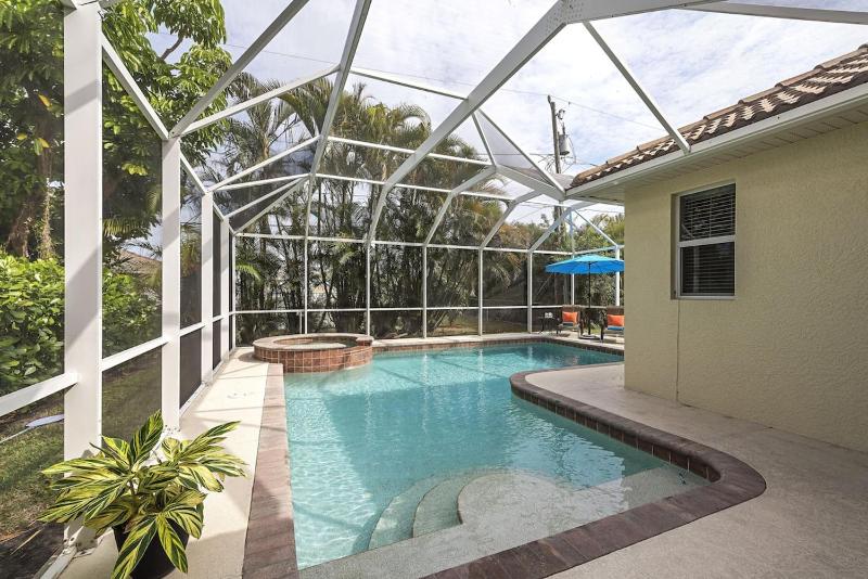 Serenity by the Gulf! - 1 Mile To Vanderbilt Beach! - 4 Bedroom! - image 17