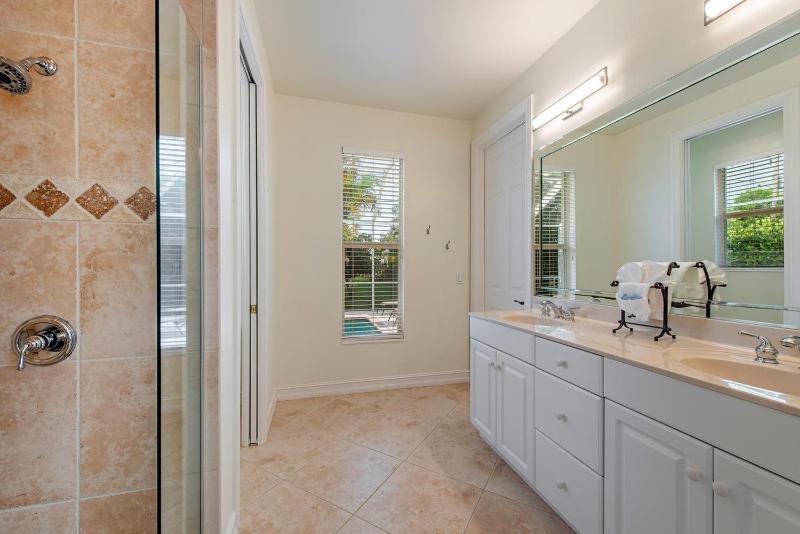Serenity by the Gulf! - 1 Mile To Vanderbilt Beach! - 4 Bedroom! - image 21