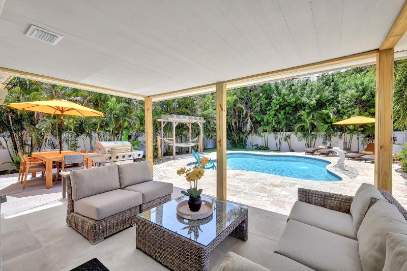 The Beach House! - 1 Mile to Vanderbilt Beach! Southern Exposure Pool - image 7