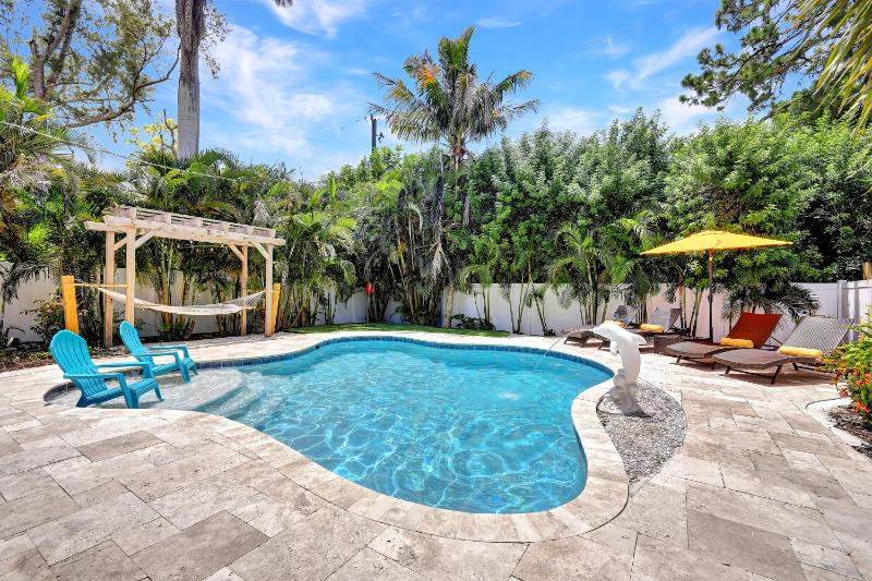 The Beach House! - 1 Mile to Vanderbilt Beach! Southern Exposure Pool - image 31