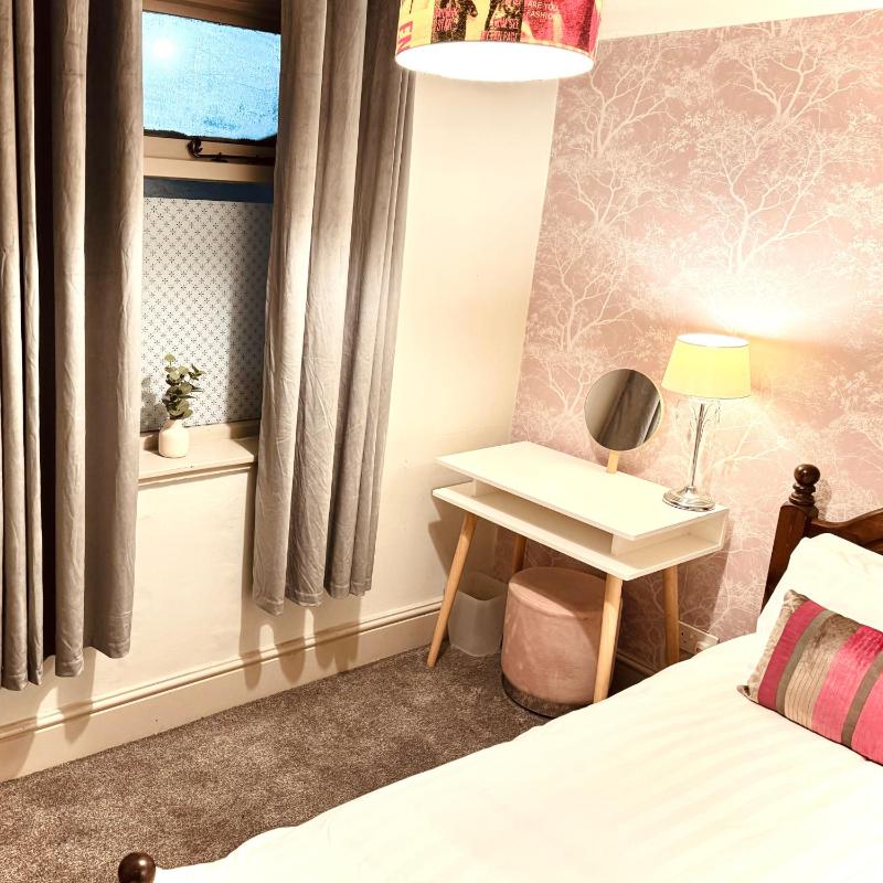 Single Room image 1
