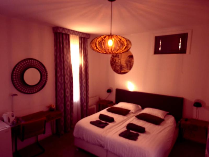 Standard Double or Twin Room image 4
