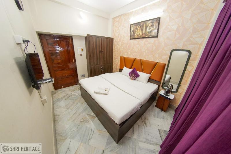 Shri Heritage - Entire Cozy Floor at Assi Varanasi - image 12