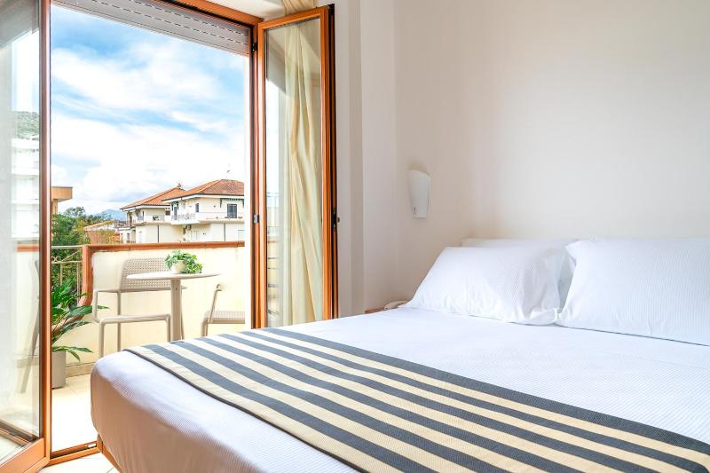 Double or Twin Room with Balcony image 2