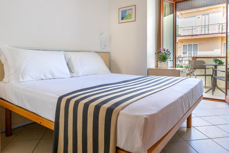 Economy Double or Twin Room image 2