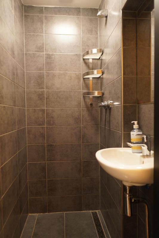 Standard Twin Room image 3