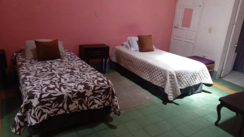 Triple Room with Bathroom image 1