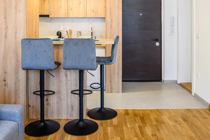 Bright & Modern Apt - CityCenter - image 8