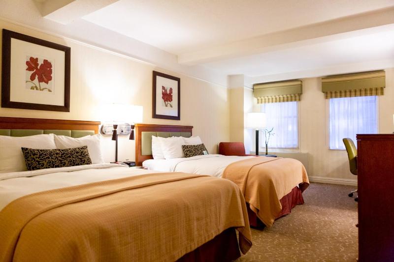 Deluxe Room with Two Queen Beds image 3