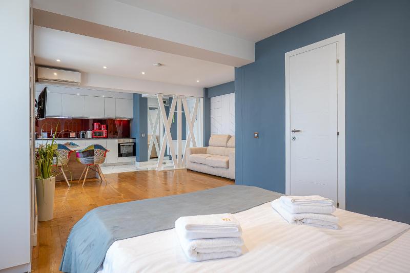 EuroEastVentures Luxury Apartments - image 3