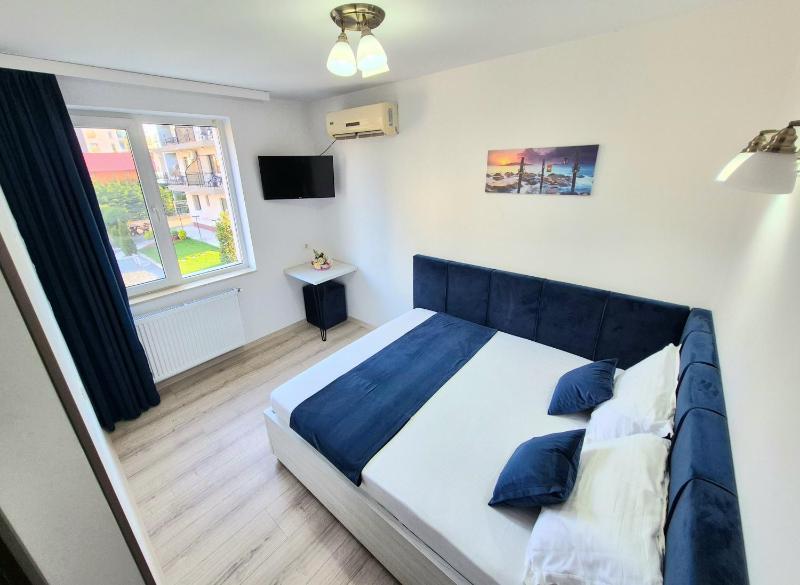 Double Room image 3