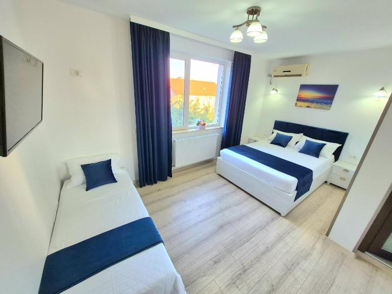 Triple Room image 4