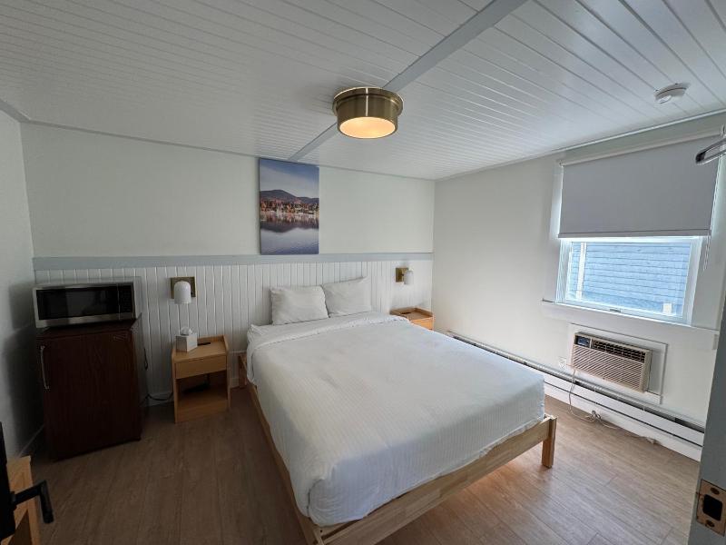 Standard Single Room image 3